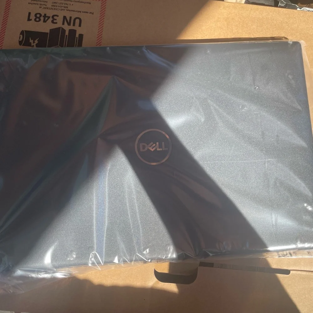 Dell Latitude 3520 15.6 FHD IPS Home and Business Laptop Intel i5 1135G7 4 Core